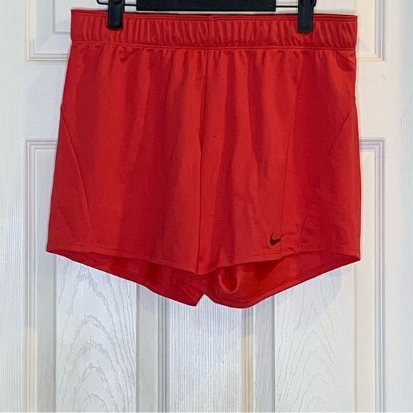 Nike Dri-Fit Red Shorts Size Small - Picture 1 of 11